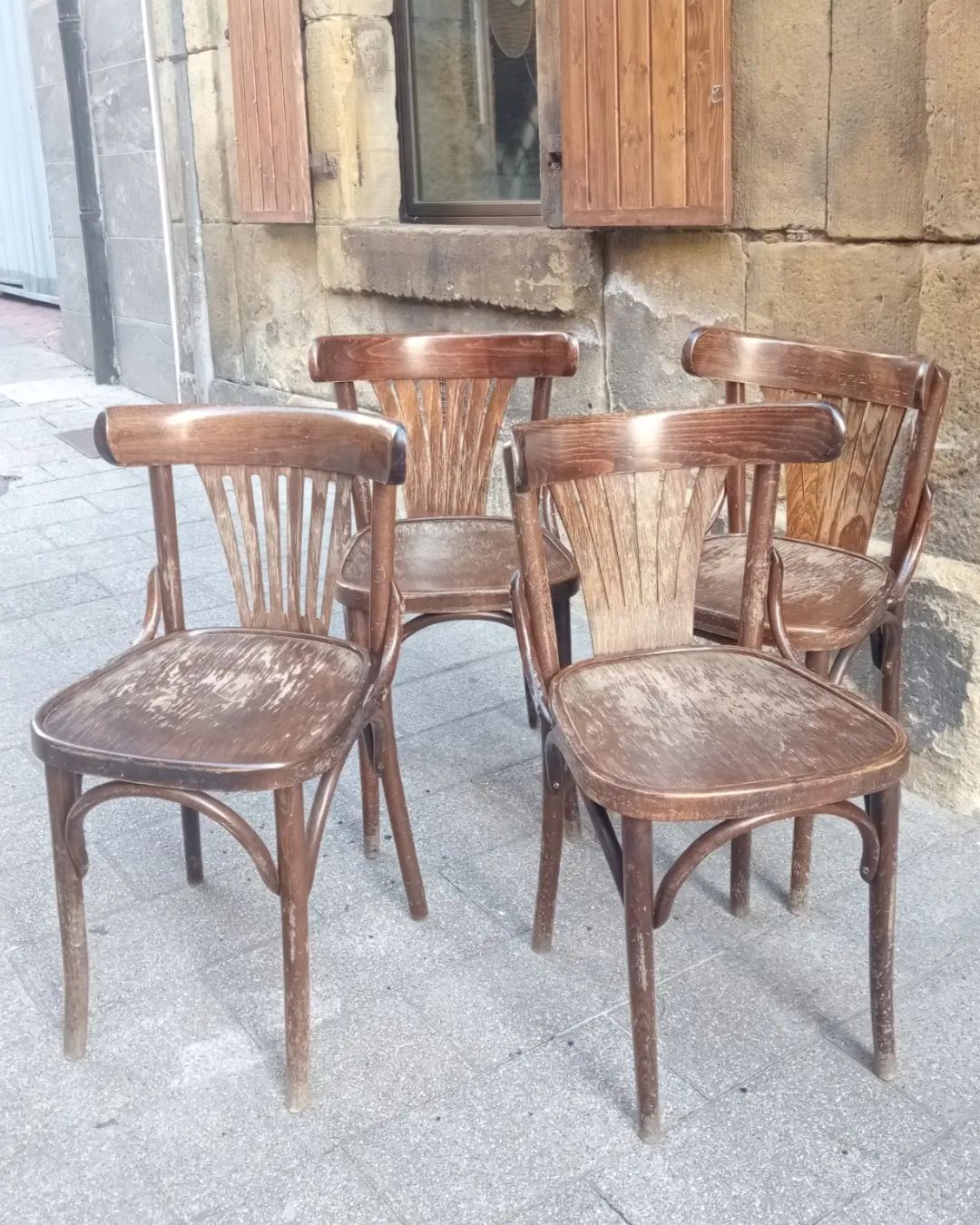 Sillas sin restaurar