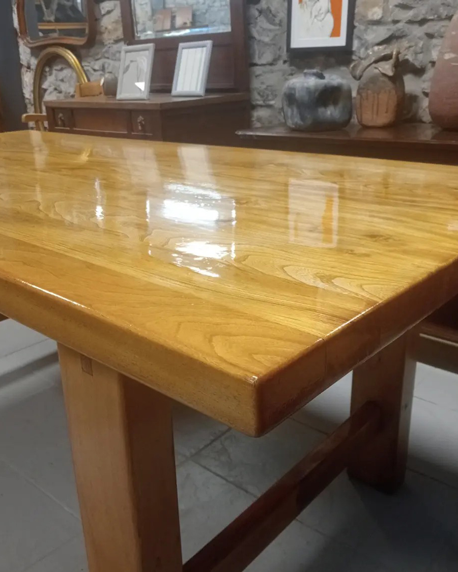 Mesa de comedor restaurada